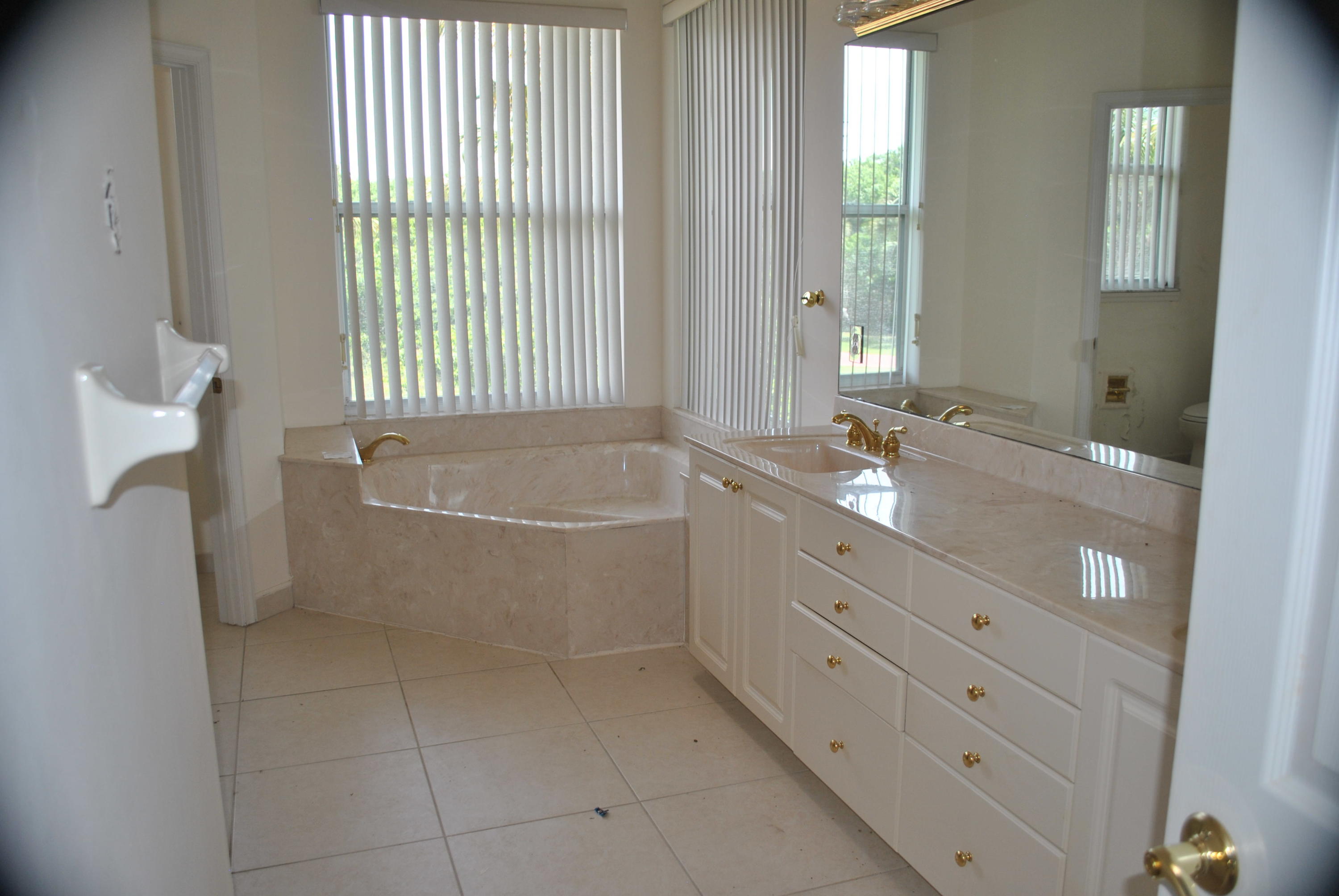 126 North Sewalls Point Road Stuart, FL 34996 - Photo 8 of 18 DSC_3249