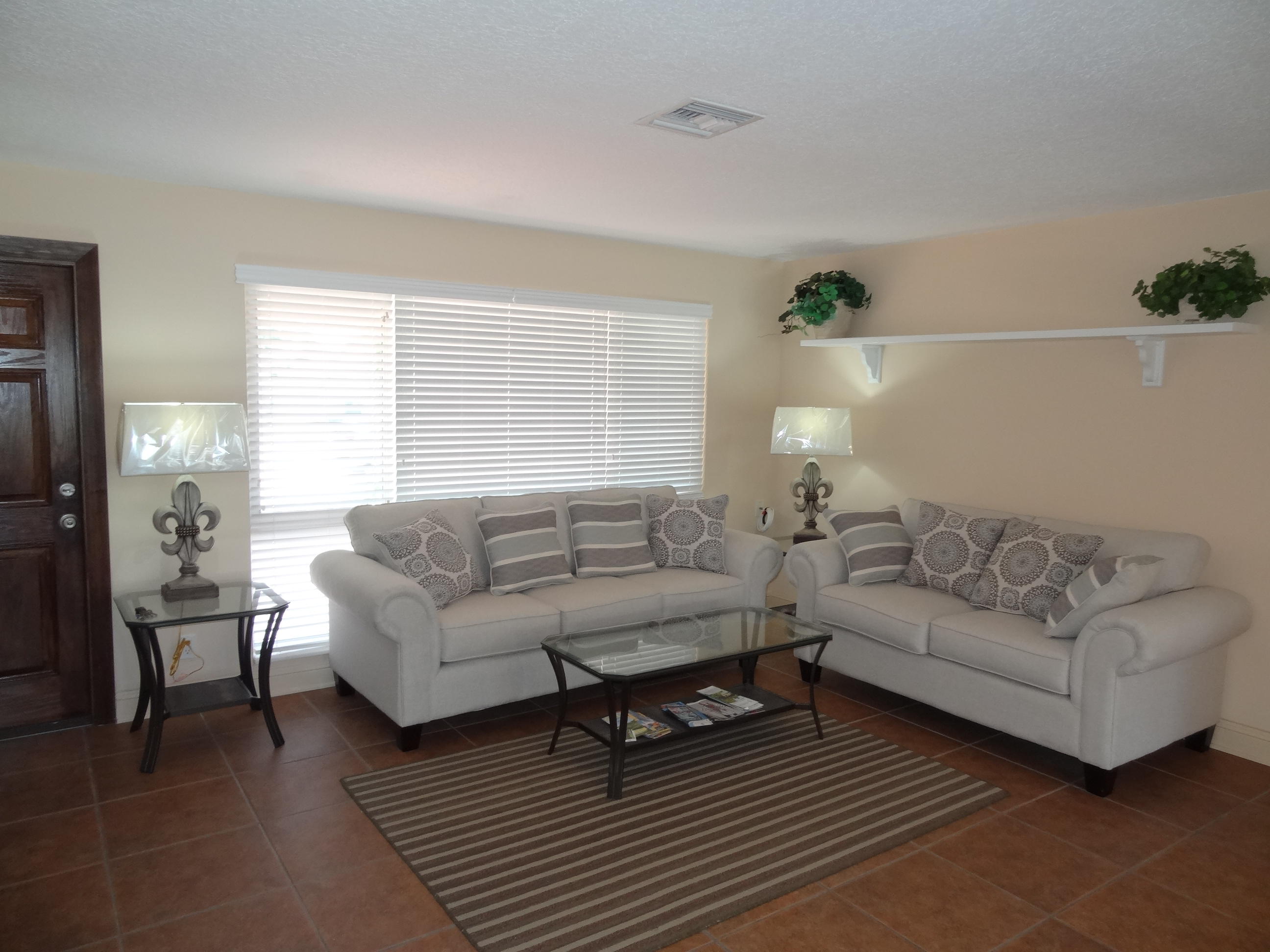 2765 Northeast 4th Drive Boca Raton, FL 33431 - Photo 3 of 19 DSC06321