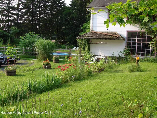a view of a outdoor space
