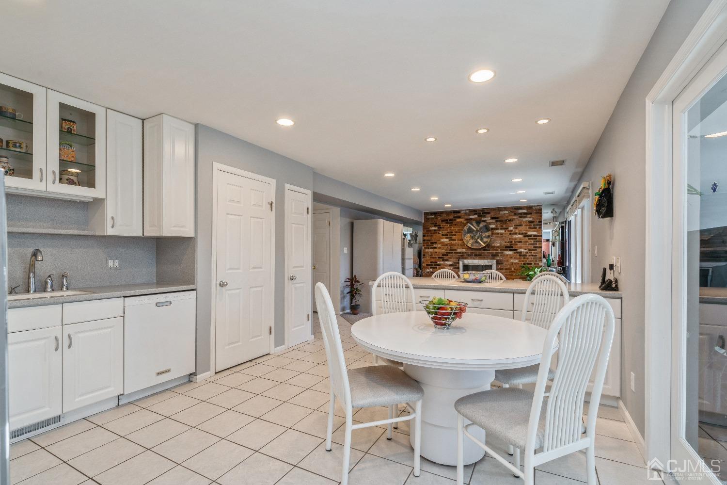 24 Myrtle Road East Brunswick, NJ 08816 - Photo 12 of 35 Gallery Image 12