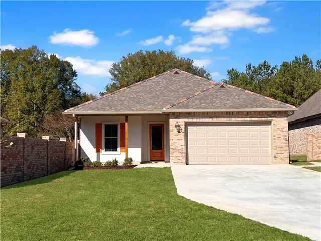 $3,200 | 285 Lourdes Lane, Covington, LA 70435