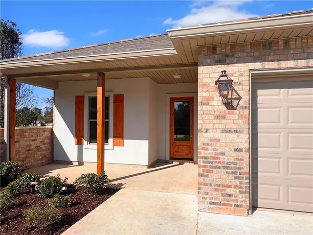 $3,200 | 285 Lourdes Lane, Covington, LA 70435
