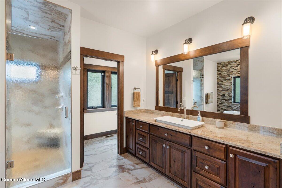 3544 East Winray Drive Hayden, ID 83835 - Photo 27 of 73 35-Primary bathroom