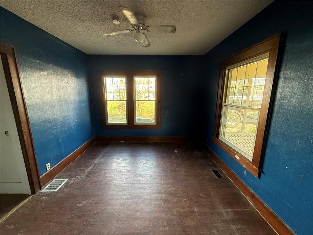 101 Buttermilk Station Road East Lynne, MO 64743 - Photo 4 of 36