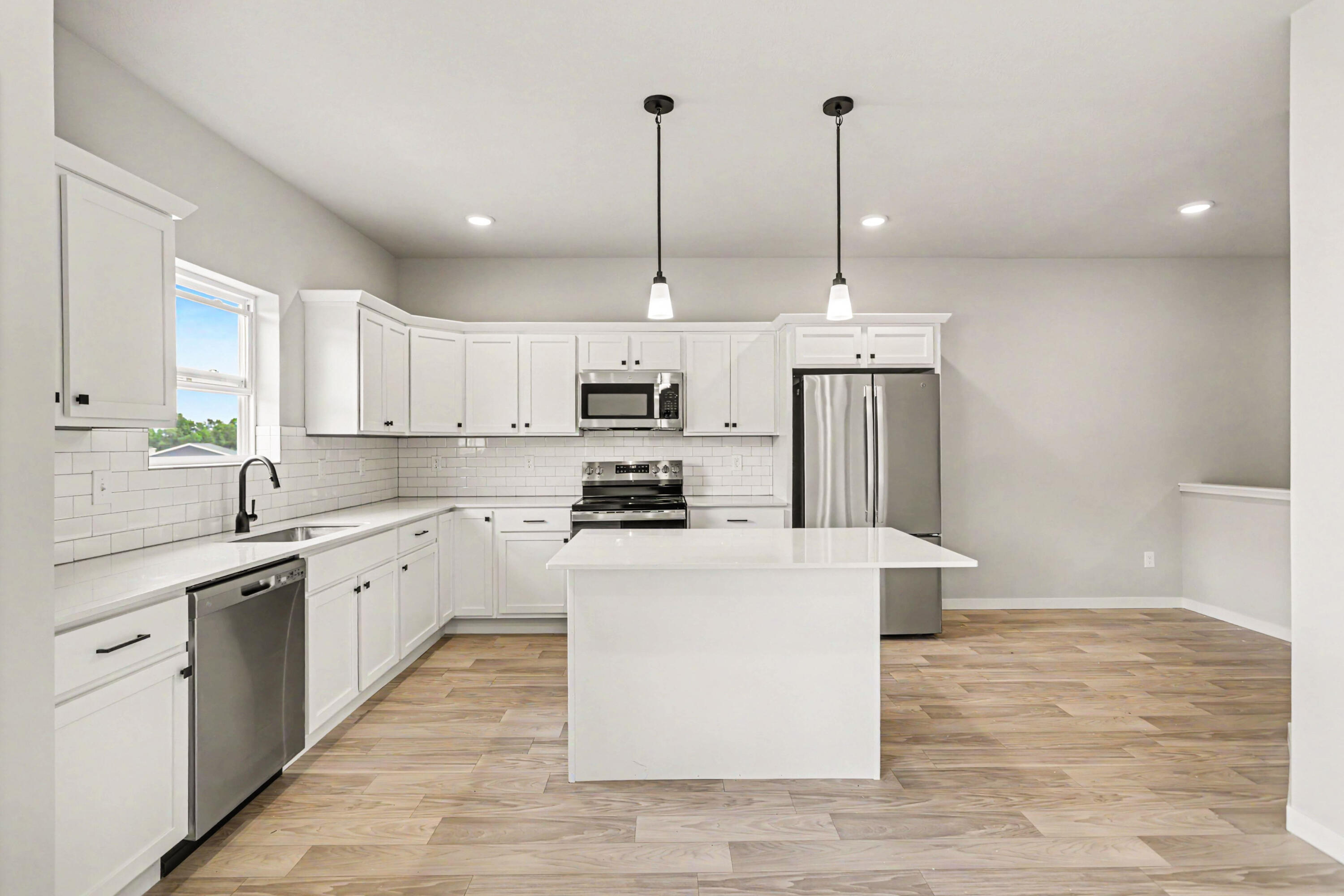 52011 Pulver Road Three Rivers, MI 49093 - Photo 6 of 22 5 LWN002-i2190 9.0-Kitchen2