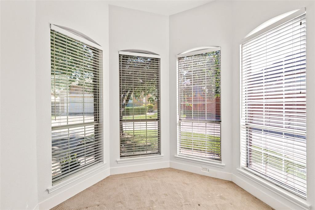 381 Arbor Lane Euless, TX 76039 - Photo 13 of 38