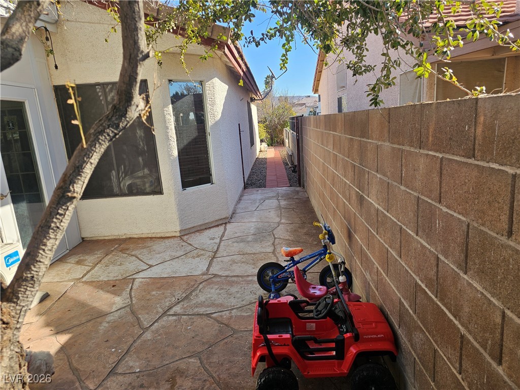 1747 Raspberry Hill Road Las Vegas, NV 89142 - Photo 18 of 23