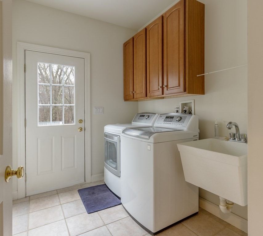 37 Greenwood Road Hopkinton, MA 01748 - Photo 18 of 40 Gallery Image 18