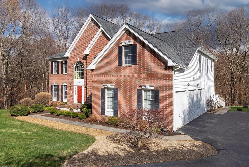 37 Greenwood Road Hopkinton, MA 01748 - Photo 2 of 40 Gallery Image 2