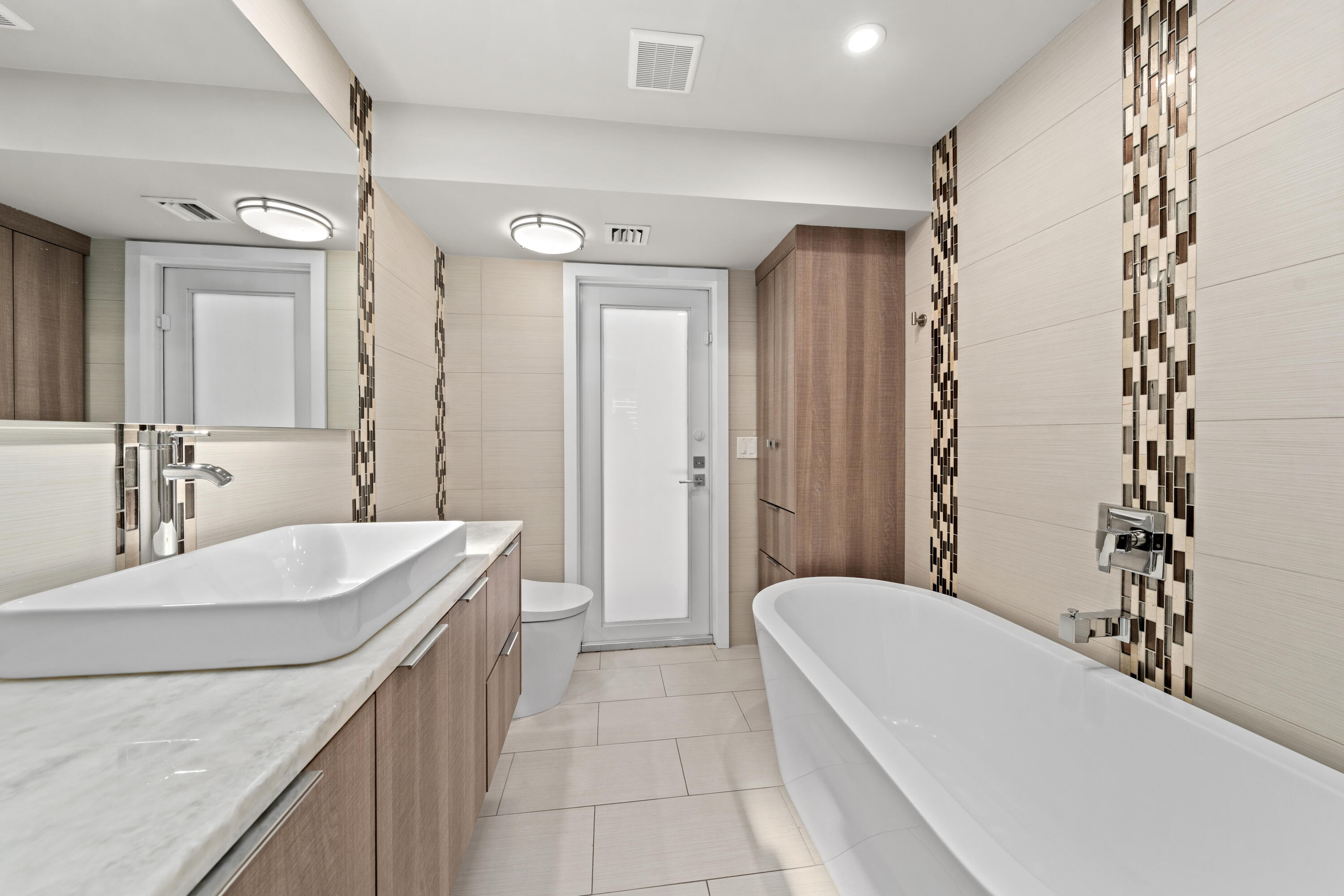 761 Aurelia Street Boca Raton, FL 33486 - Photo 26 of 48 MASTER BATH HERS