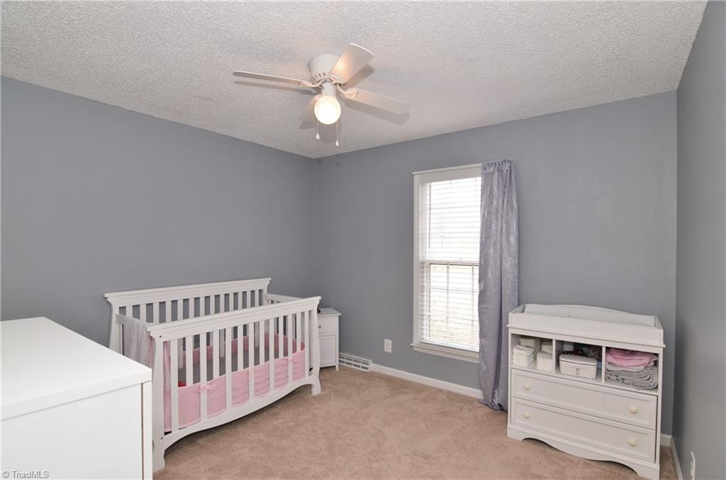 4300 Lormar Road Greensboro, NC 27406 - Photo 17 of 30 Second bedroom