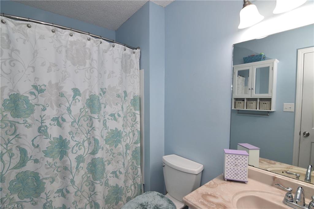 4300 Lormar Road Greensboro, NC 27406 - Photo 19 of 30 Guest bath