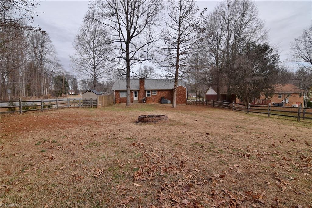 4300 Lormar Road Greensboro, NC 27406 - Photo 25 of 30 Fenced yard!
