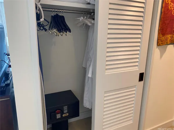 $3,000 | 223 Saratoga Road, Unit 2316, Honolulu, HI 96815