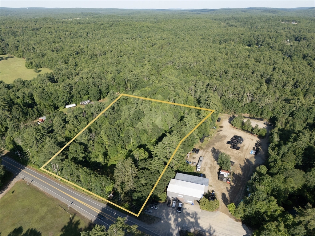 3 Chester Road Raymond, NH 03077 - Photo 2 of 8