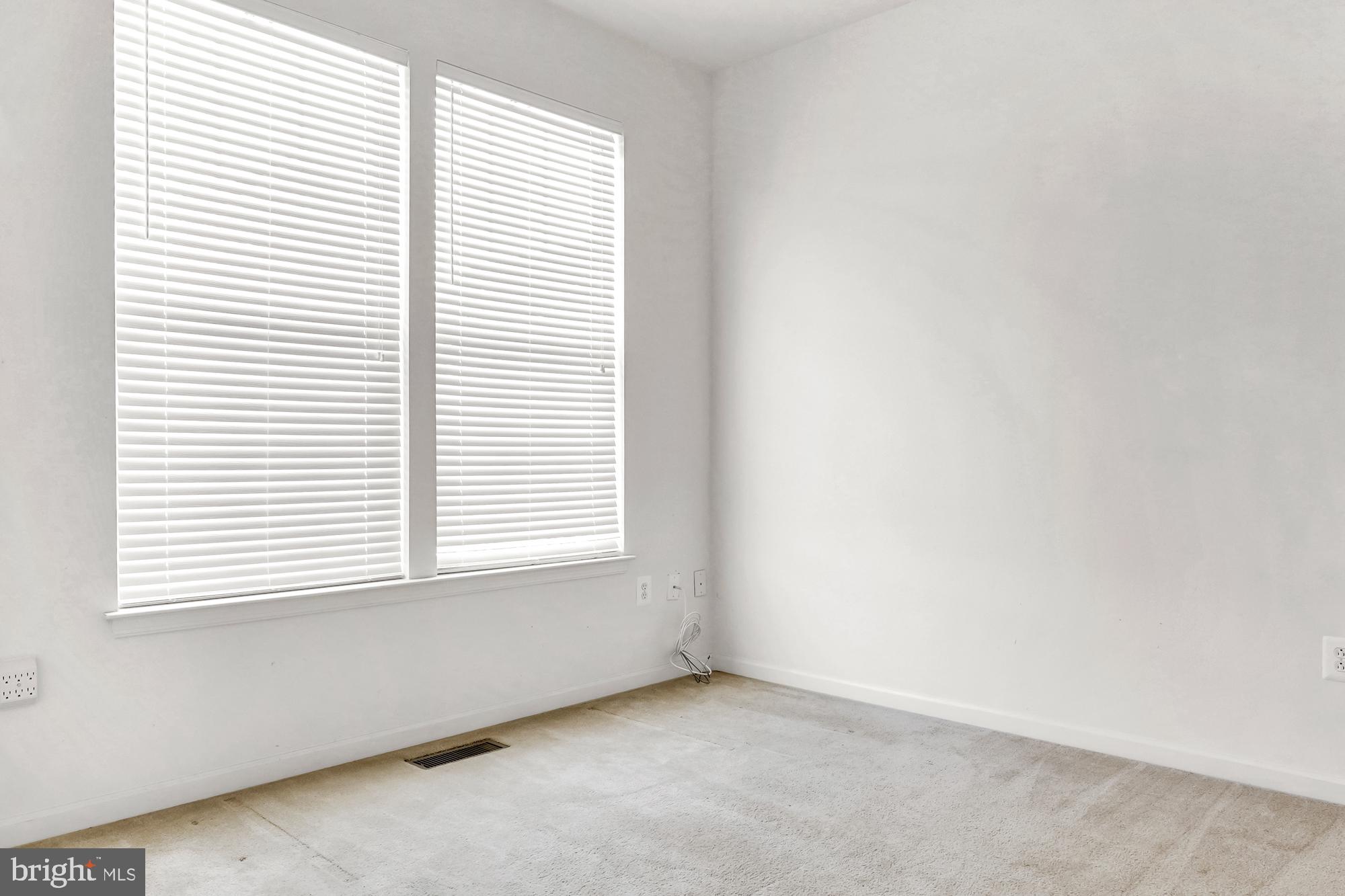 708 MacDill Road Baltimore, MD 21220 - Photo 6 of 34 Living Room/Den