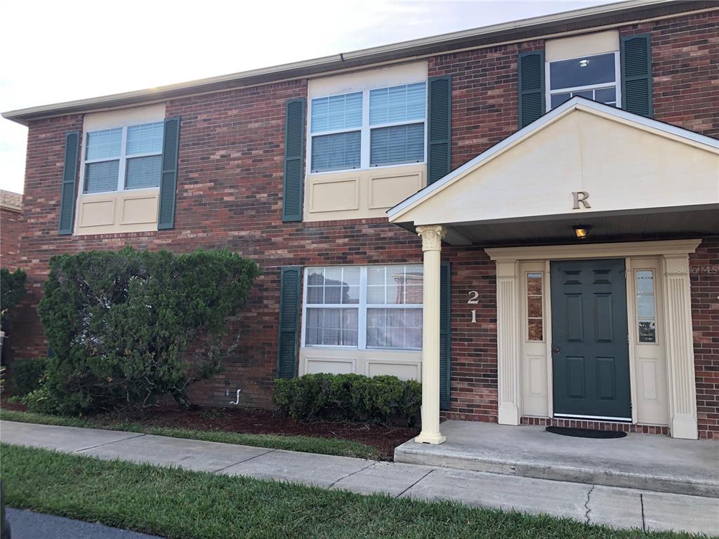 1920 East Edgewood Dr Unit R2  