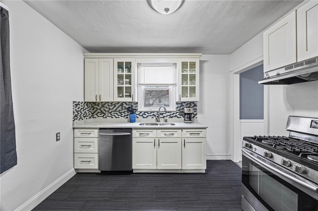 106 Dorset Street Rochester, NY 14609 - Photo 11 of 30