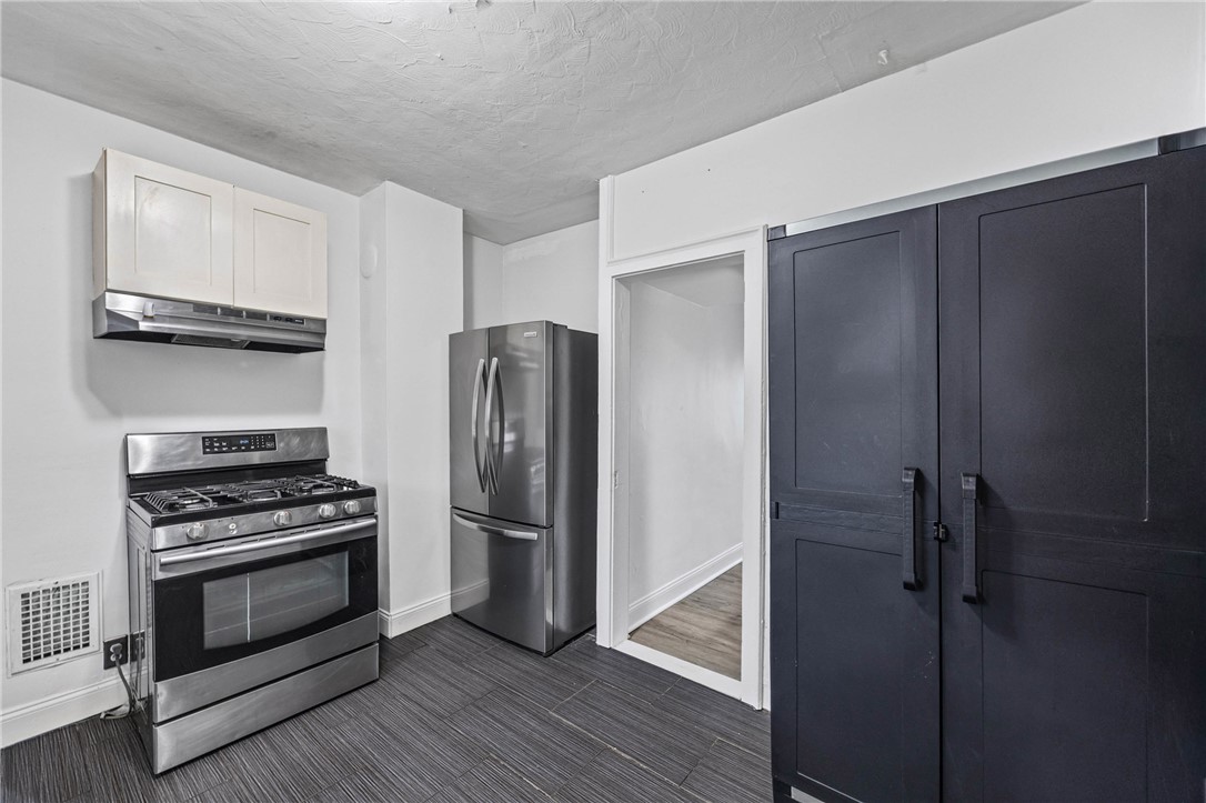 106 Dorset Street Rochester, NY 14609 - Photo 14 of 30