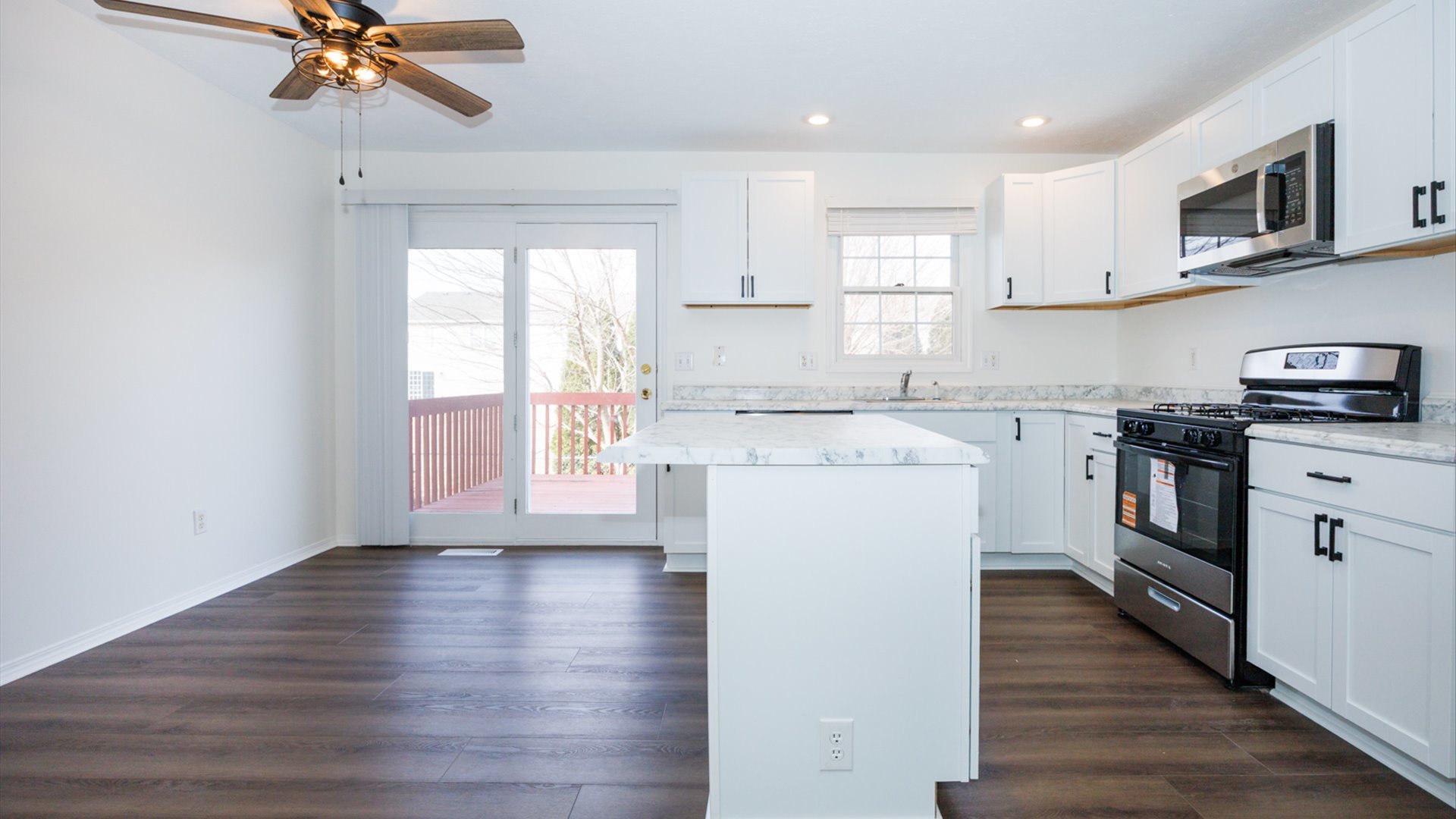 38 Rounds Road Bloomington, IL 61704 - Photo 5 of 30 Gallery Image 5