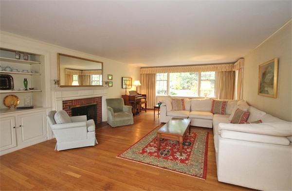 46 Bakers Hill Road Weston, MA 02493 - Photo 4 of 15 Gallery Image 4