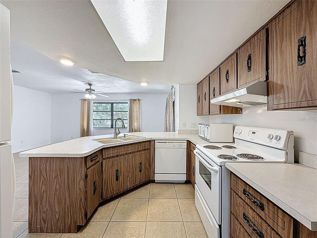 6496 Jamaica Road Spring Hill, FL 34606 - Photo 12 of 40