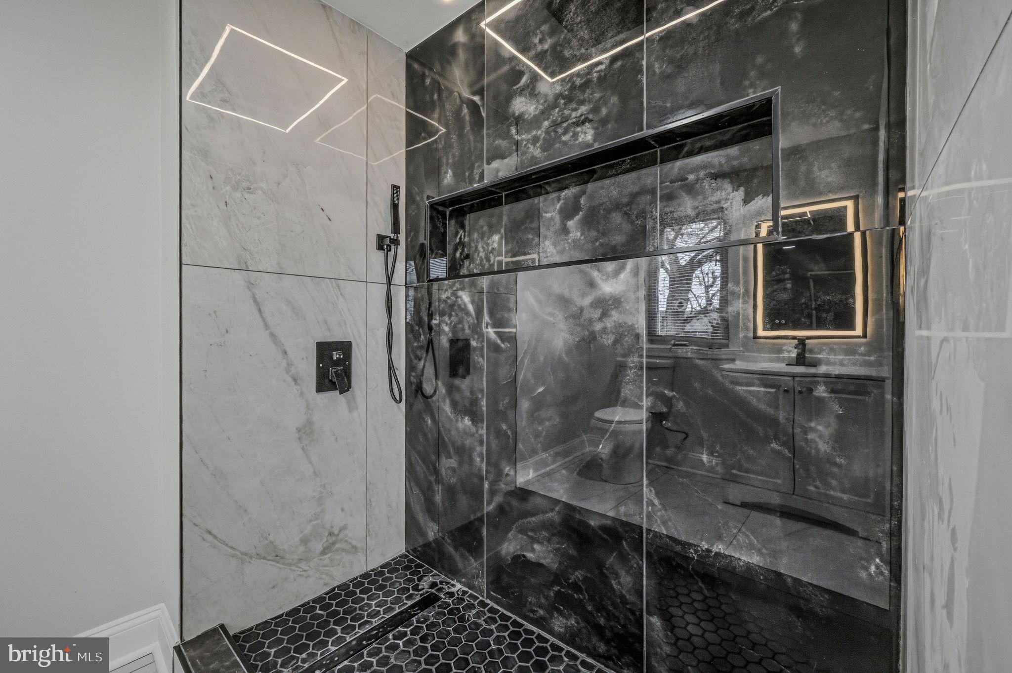 421 Poplar Street Sharon Hill, PA 19079 - Photo 18 of 35