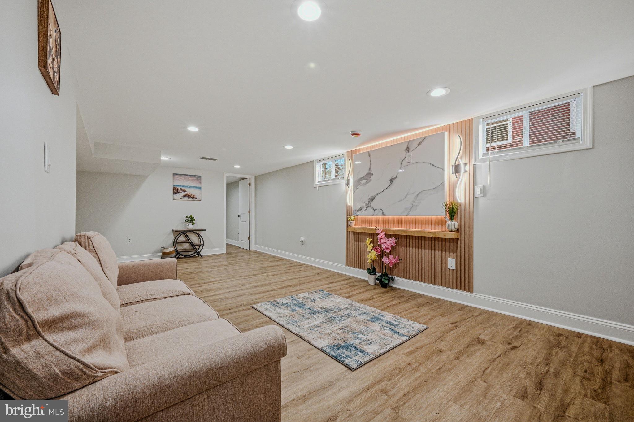 421 Poplar Street Sharon Hill, PA 19079 - Photo 26 of 35