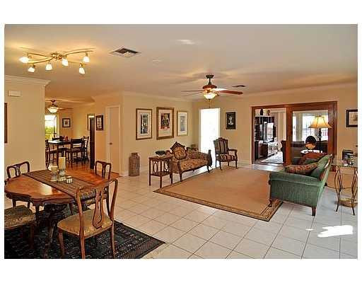 104 South Gordon Road Fort Lauderdale, FL 33301 - Photo 4 of 16 Living Room
