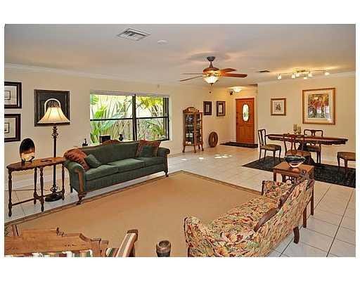 104 South Gordon Road Fort Lauderdale, FL 33301 - Photo 9 of 16 Living Room