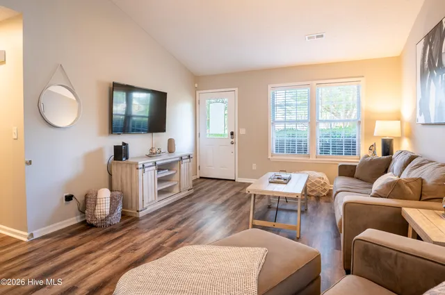 $3,000 | 907 Brewster Lane, Wilmington, NC 28412