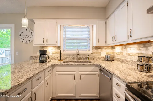 $3,000 | 907 Brewster Lane, Wilmington, NC 28412