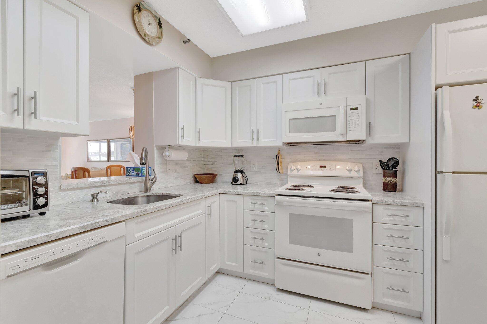 14425 Strathmore Lane, Unit 304 Delray Beach, FL 33446 - Photo 18 of 76 26-web-or-mls-DSC_1084