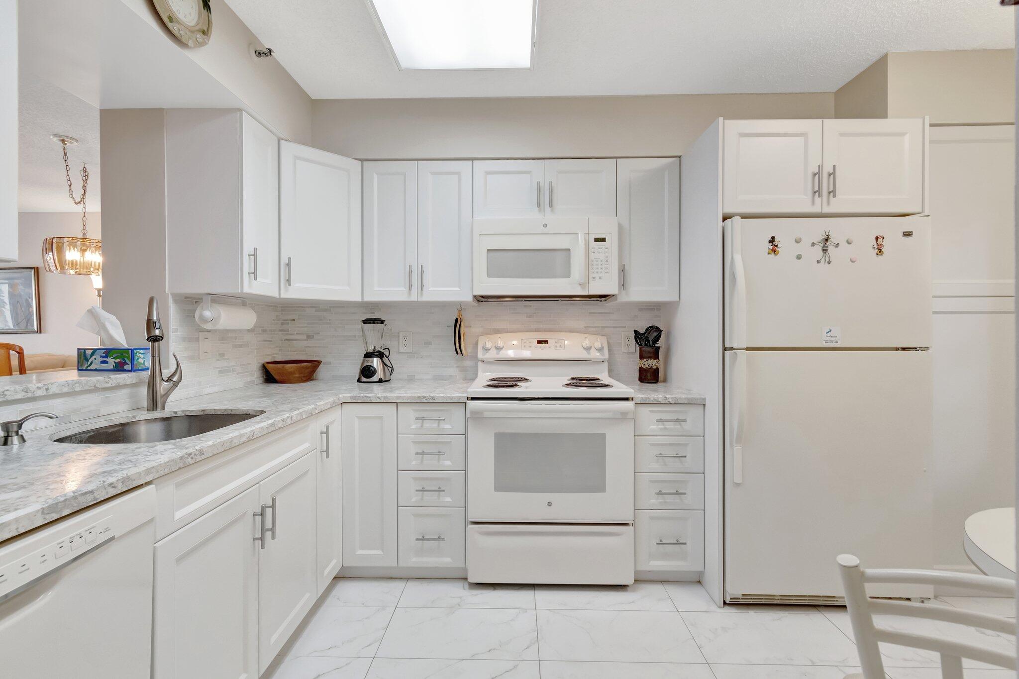 14425 Strathmore Lane, Unit 304 Delray Beach, FL 33446 - Photo 19 of 76 27-web-or-mls-DSC_1089