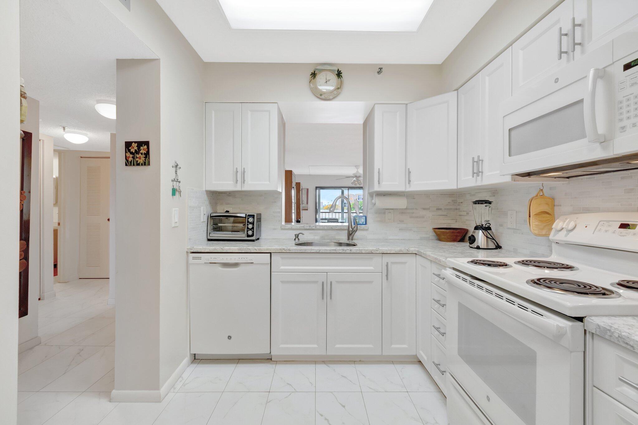 14425 Strathmore Lane, Unit 304 Delray Beach, FL 33446 - Photo 21 of 76 29-web-or-mls-DSC_1104