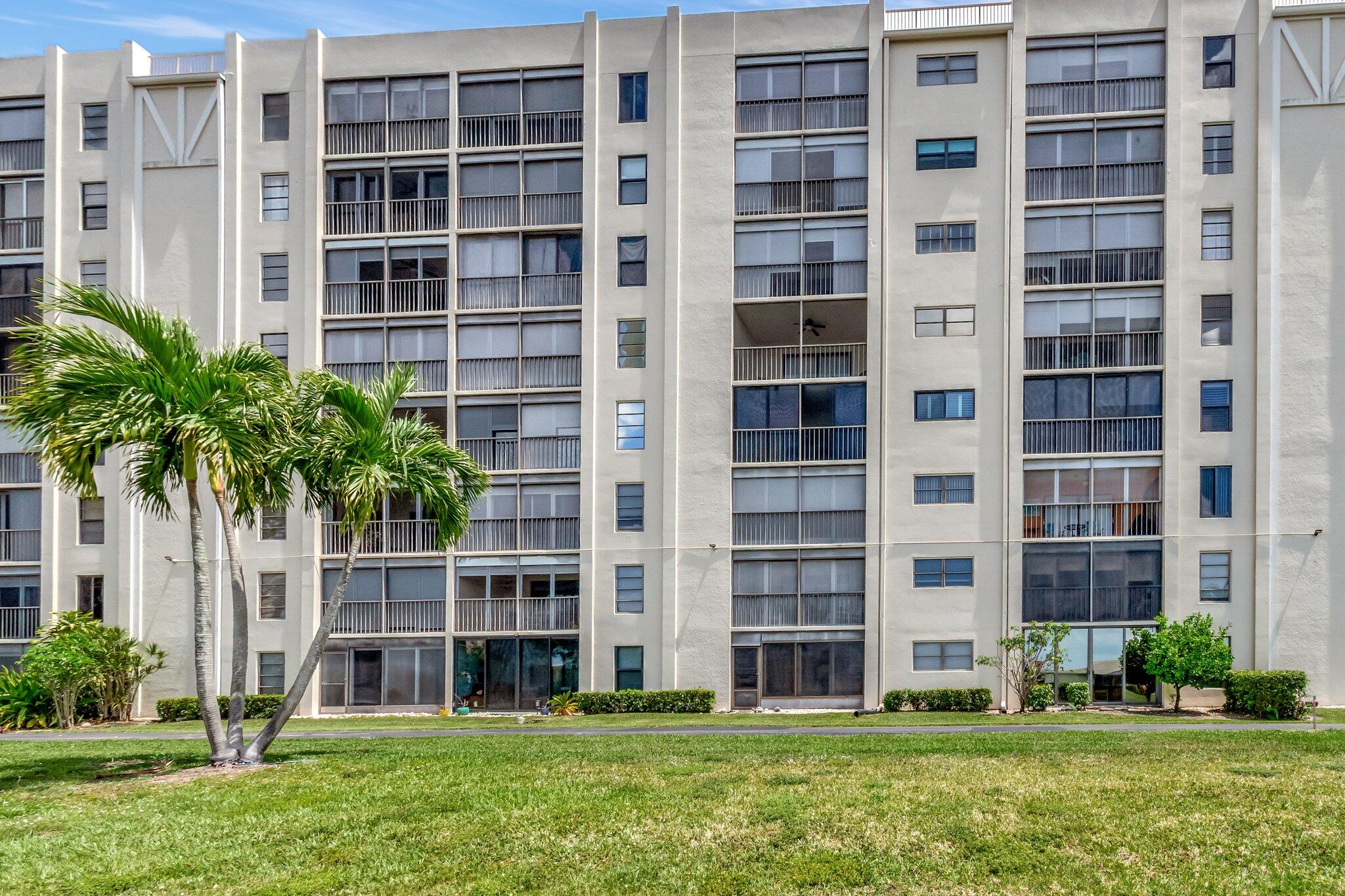 14425 Strathmore Lane, Unit 304 Delray Beach, FL 33446 - Photo 36 of 76 43-web-or-mls-DSC_0894