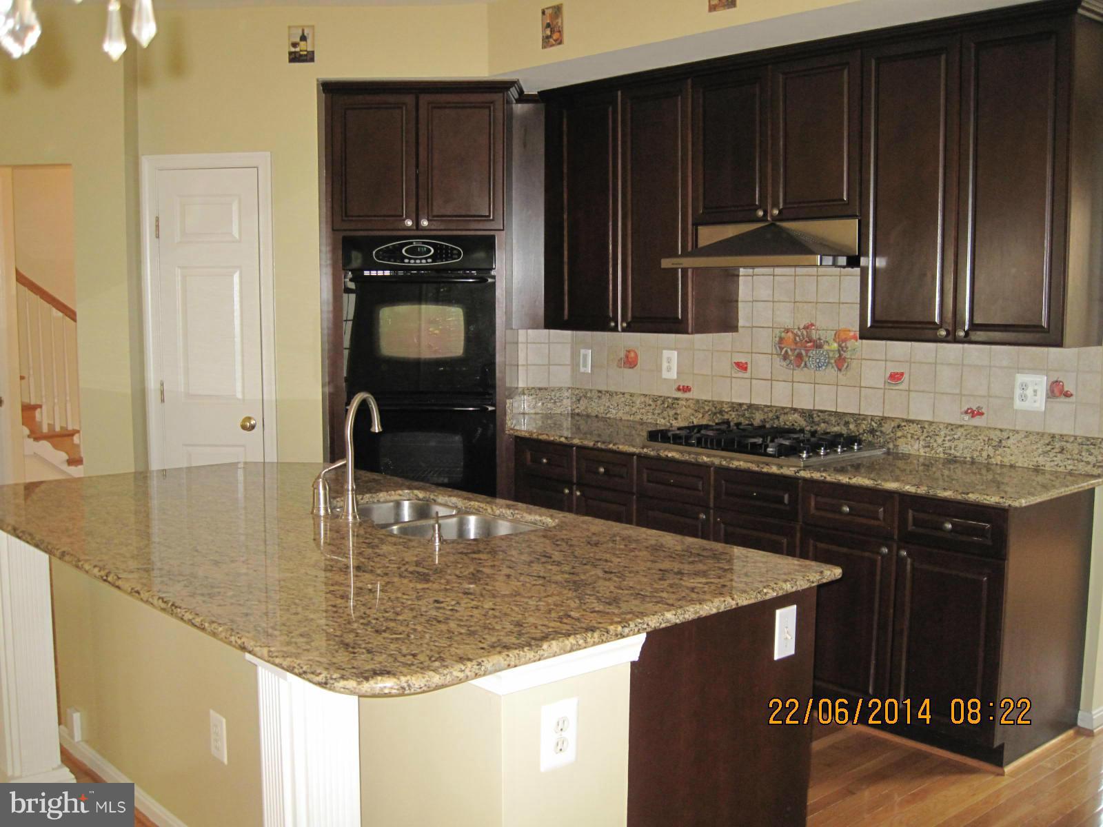 2049 Madrillon Road Vienna, VA 22182 - Photo 18 of 26 Kitchen w/Granite Countertop