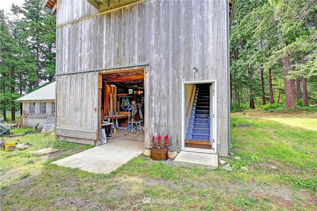 459 Russell Road Camano Island, WA 98282 - Photo 21 of 23 Gallery Image 21