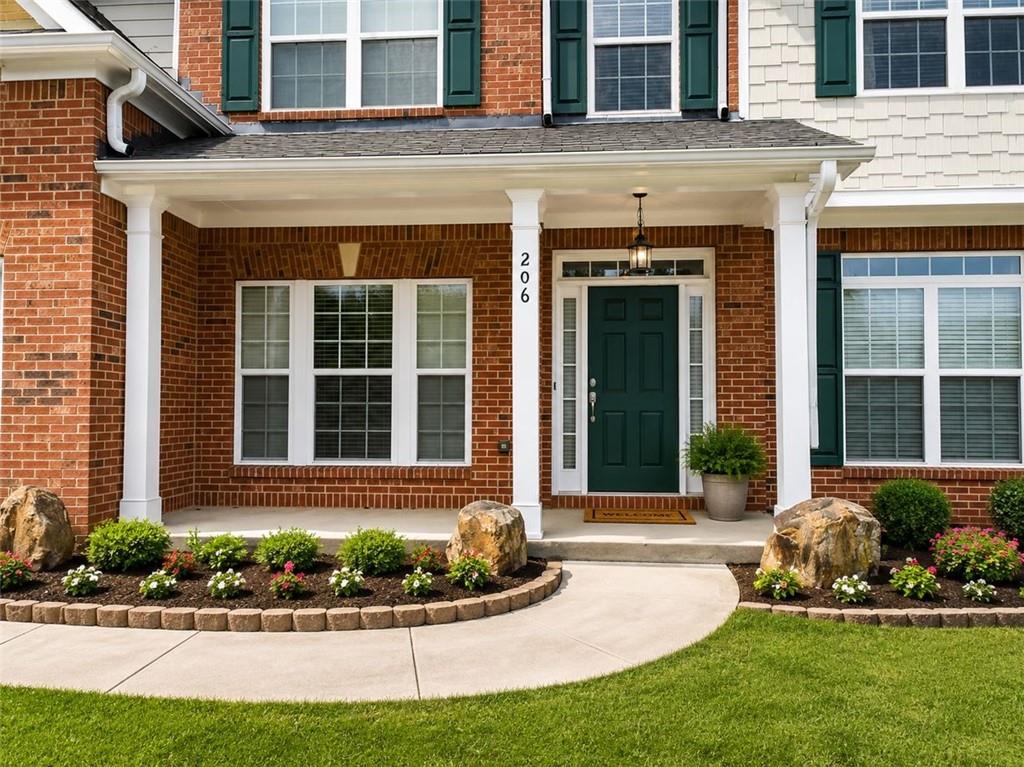 206 Tralee Circle Fairburn, GA 30213 - Photo 2 of 17