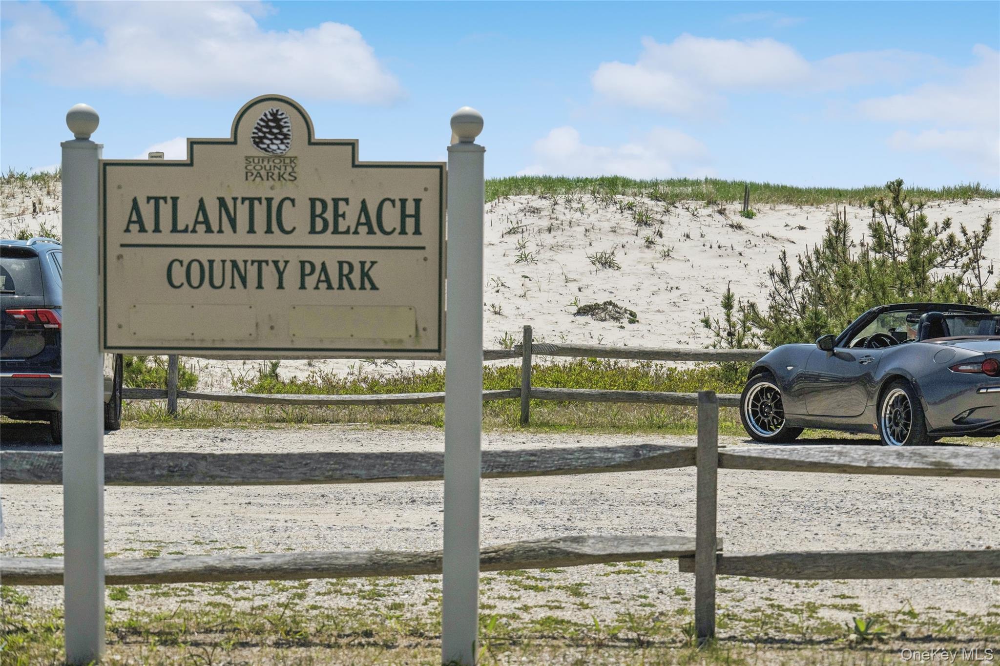 846 Dune Road Westhampton Beach, NY 11978 - Photo 24 of 34 Exterior details featuring fence