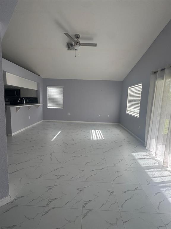 6565 Crews Vue Loop Lakeland, FL 33813 - Photo 2 of 15