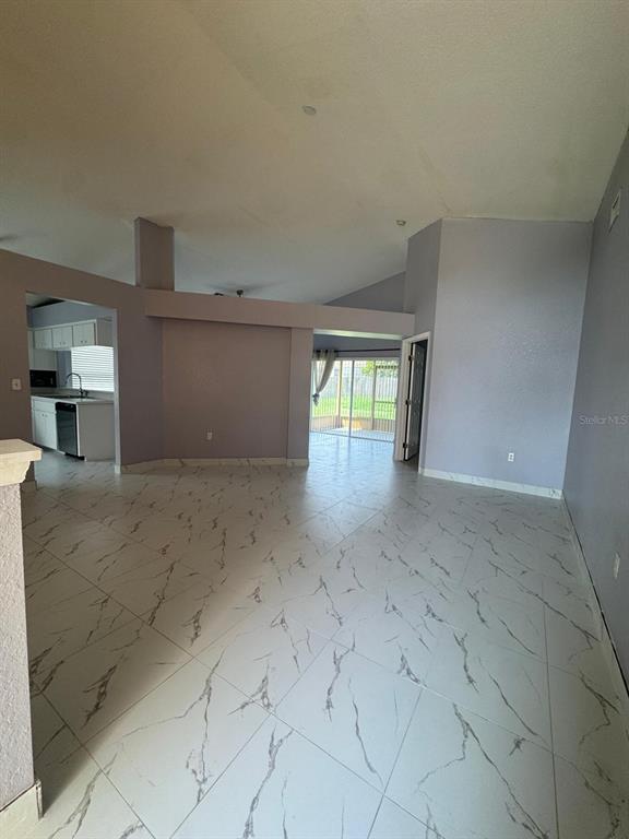 6565 Crews Vue Loop Lakeland, FL 33813 - Photo 4 of 15