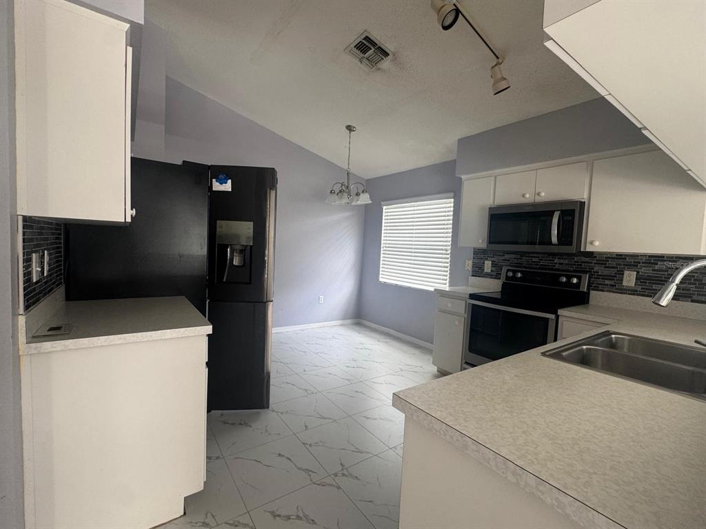 6565 Crews Vue Loop Lakeland, FL 33813 - Photo 9 of 15