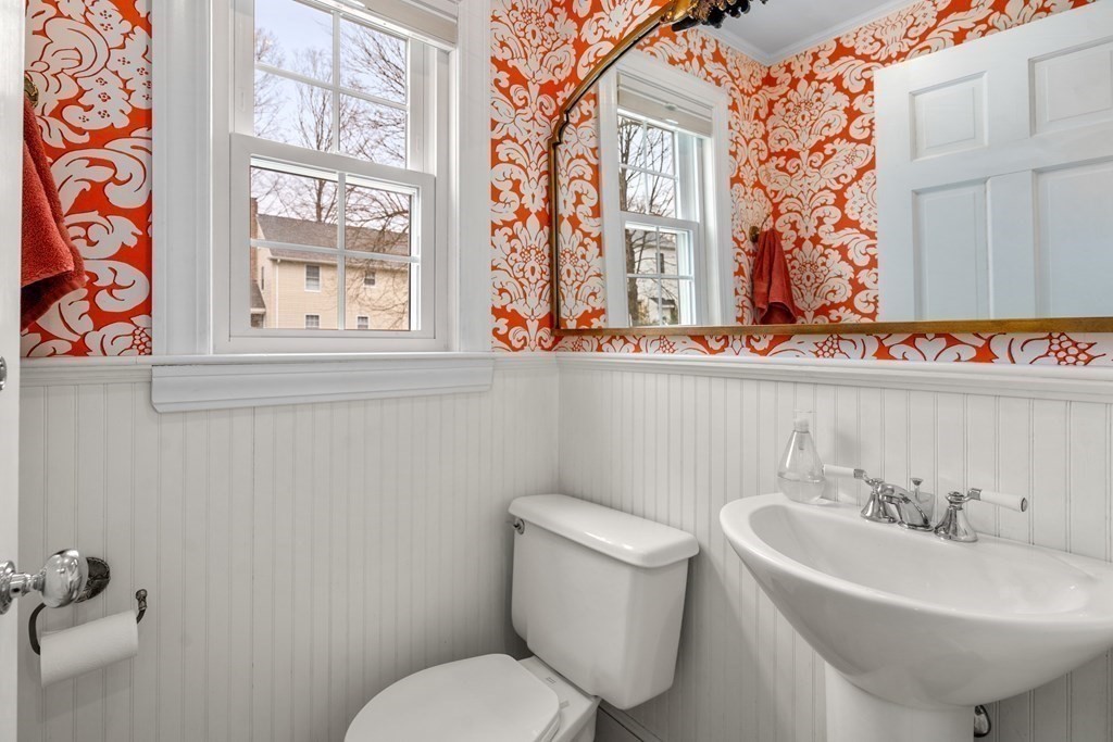 12 Cottonwood Road Wellesley, MA 02482 - Photo 9 of 34 Gallery Image 9