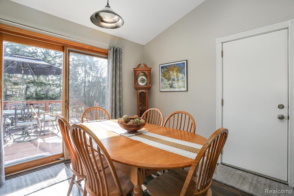 2063 Warrington Road Rochester Hills, MI 48307 - Photo 10 of 32