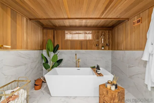 $5,500 | 2322 La Costa Avenue, Unit A, Carlsbad, CA 92009