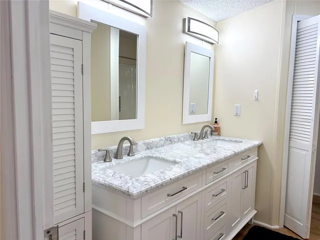 $250,000 | 224 Port Royal Lane, Apollo Beach, FL 33572