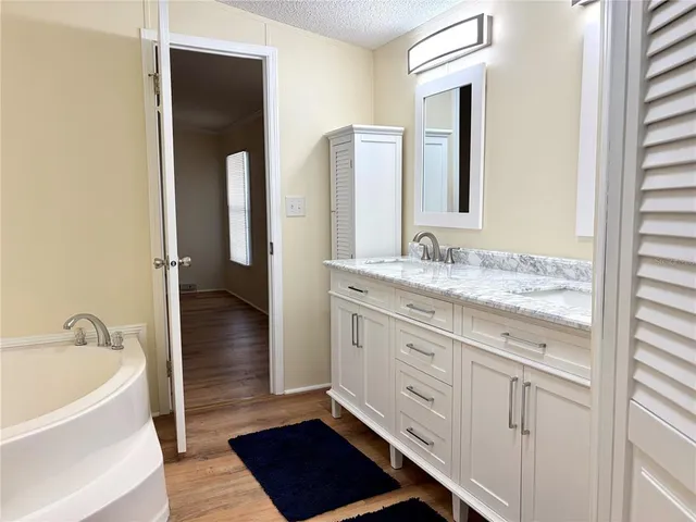 $250,000 | 224 Port Royal Lane, Apollo Beach, FL 33572