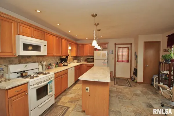 $175,000 | 1314 Veerman Street, Pekin, IL 61554