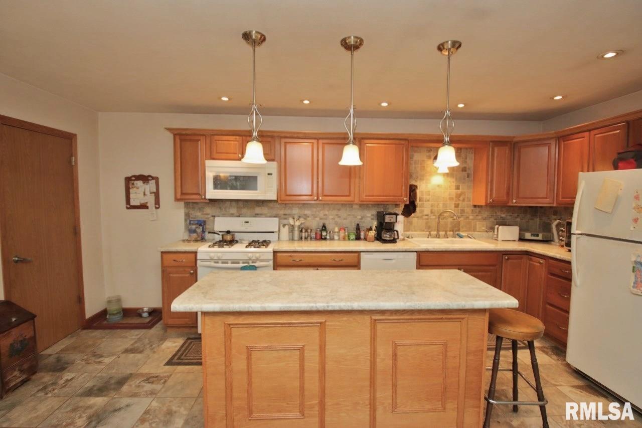 1314 Veerman Street Pekin, IL 61554 - Photo 16 of 38